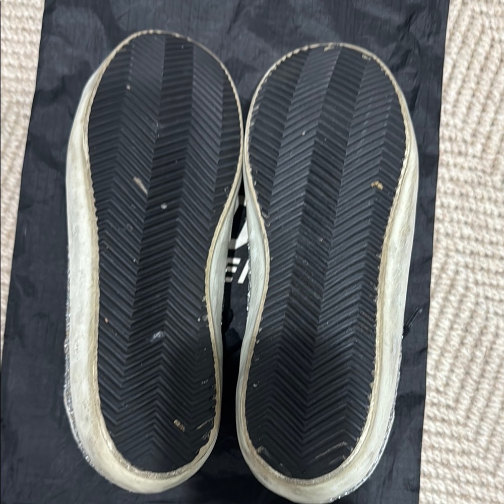 Golden Goose Silver Glitter Sneakers with Black Laces - Picture 4 of 5
